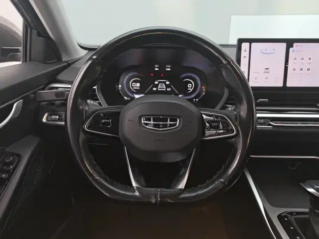 Geely Emgrand — Фото автомобиля 15