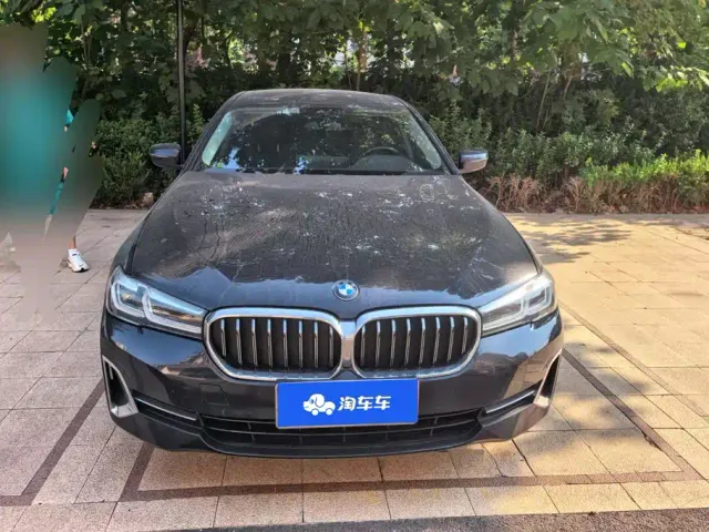 BMW 5 Series — Фото автомобиля 2