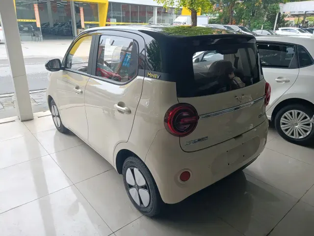 Wuling Hongguang Mini EV — Фото автомобиля 11
