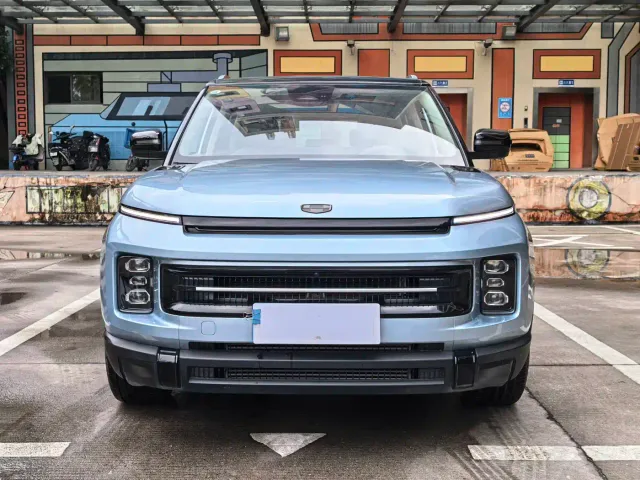 Geely ICON — Фото автомобиля 2