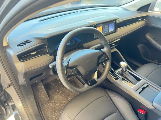 Roewe i5 — Фото автомобиля 8