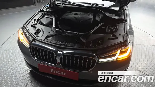 BMW 5-Series — Фото автомобиля 6