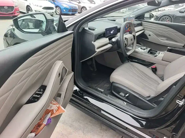 Geely Galaxy Xingyao 8 — Фото автомобиля 15