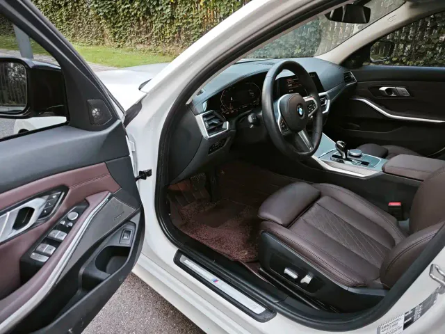 BMW 3 Series — Фото автомобиля 13
