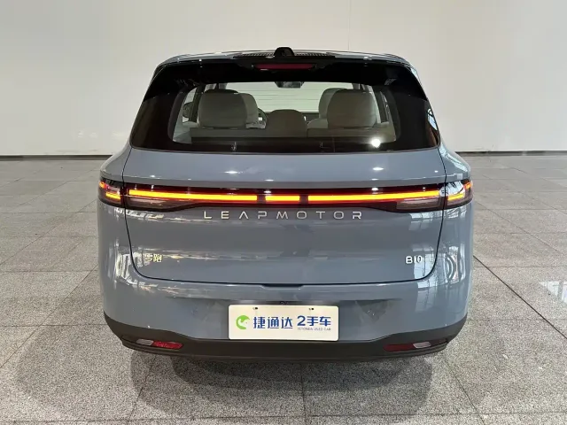 Leapmotor B10 — Фото автомобиля 9