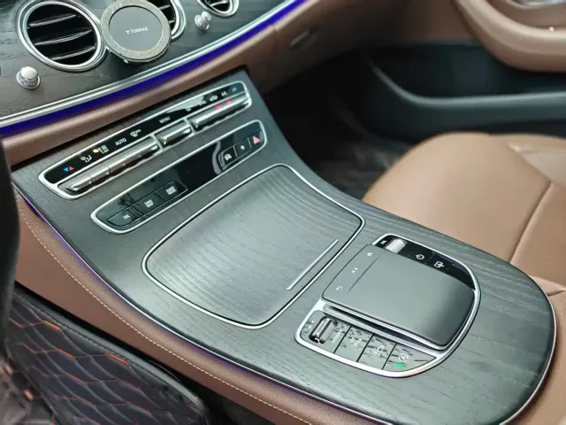 Mercedes-Benz Mercedes-Benz E-Class 2023 E 300 L Sport Luxury — Фото автомобиля 11
