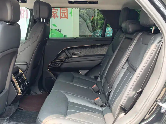 Land Rover Range Rover Sport — Фото автомобиля 9