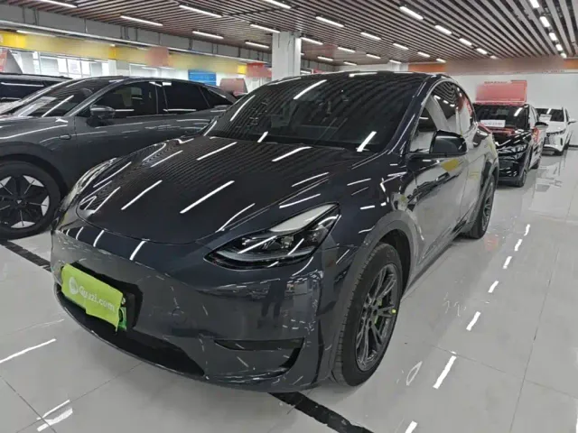 Фотография автомобиля — Tesla Model Y