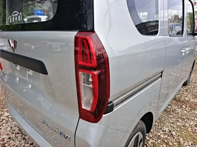 Wuling Zhiguang NEV — Фото автомобиля 23