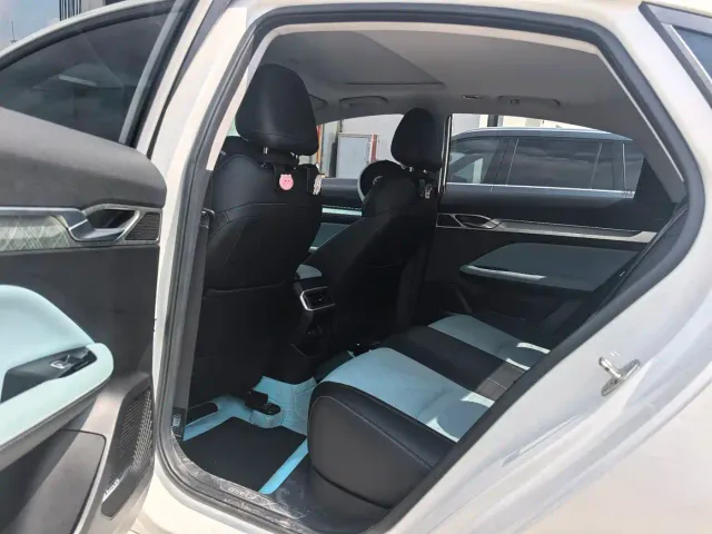 Geely Emgrand L — Фото автомобиля 10