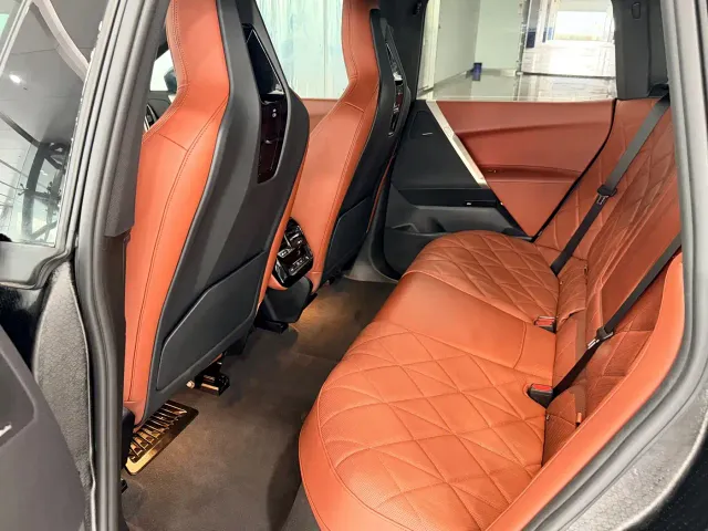 BMW iX — Фото автомобиля 13
