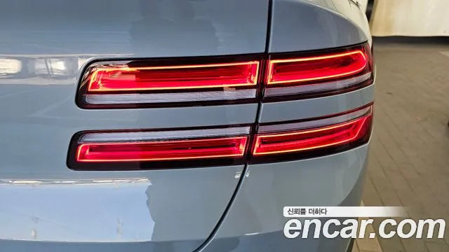 Genesis GV80 — Фото автомобиля 23