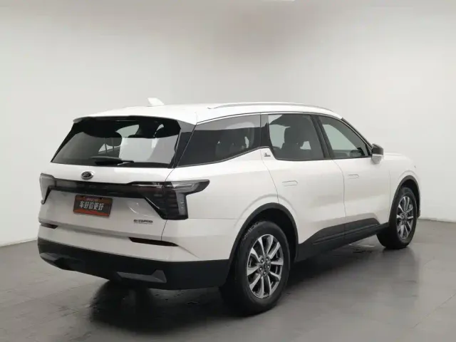 Ford Edge — Фото автомобиля 2