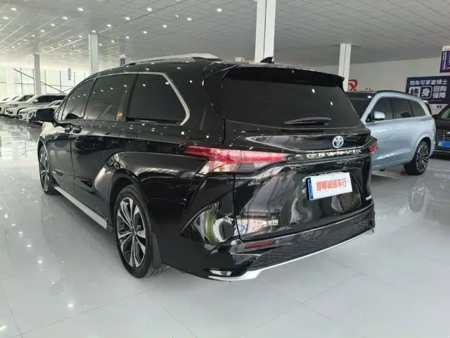 Toyota Granvia — Фото автомобиля 6