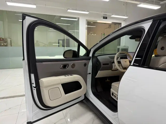 Li Auto i6 — Фото автомобиля 7