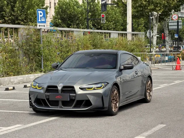 Фотография автомобиля — BMW M4