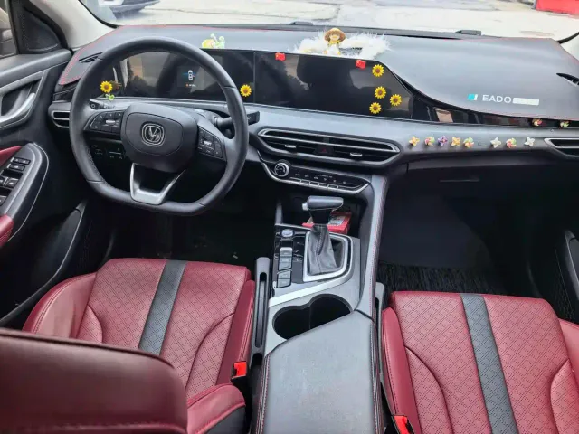 Changan Eado — Фото автомобиля 5