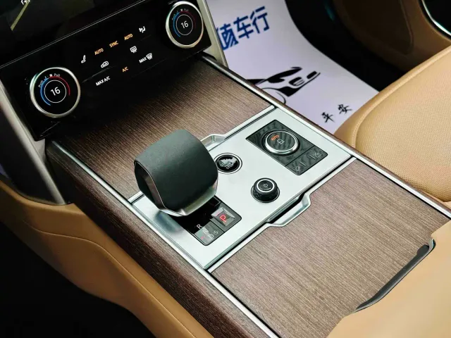 Land Rover Range Rover — Фото автомобиля 9
