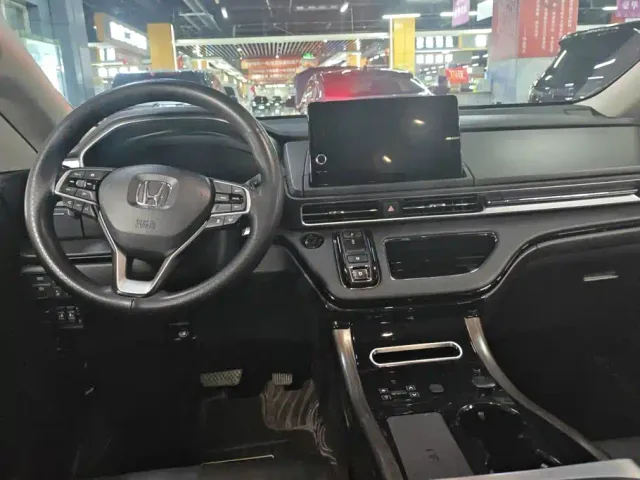 Honda Elysion — Фото автомобиля 12