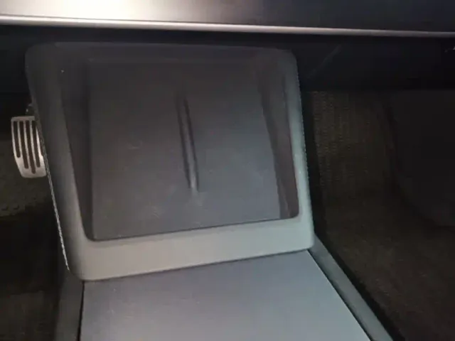 Tesla Model 3 — Фото автомобиля 13