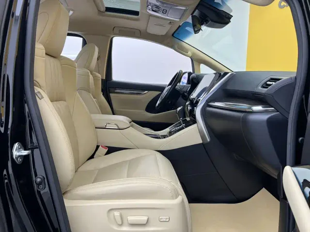Toyota Vellfire — Фото автомобиля 18