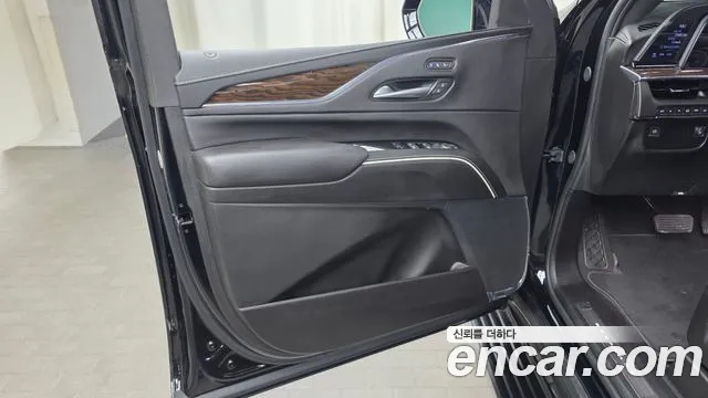 Cadillac Escalade — Фото автомобиля 13