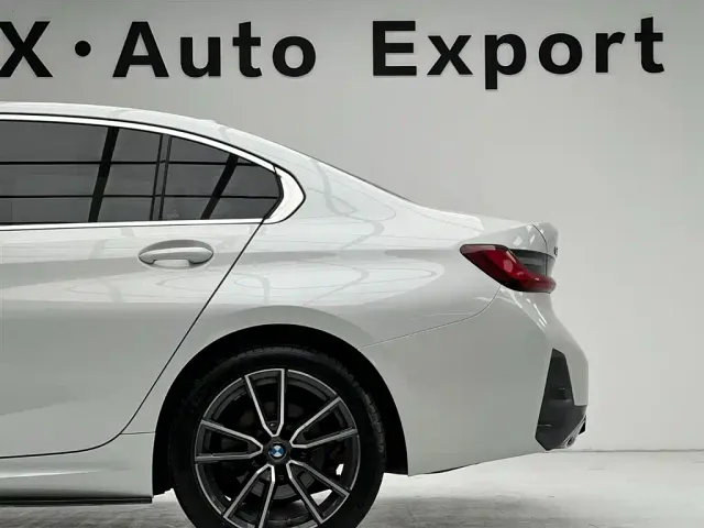 BMW 3 Series — Фото автомобиля 10