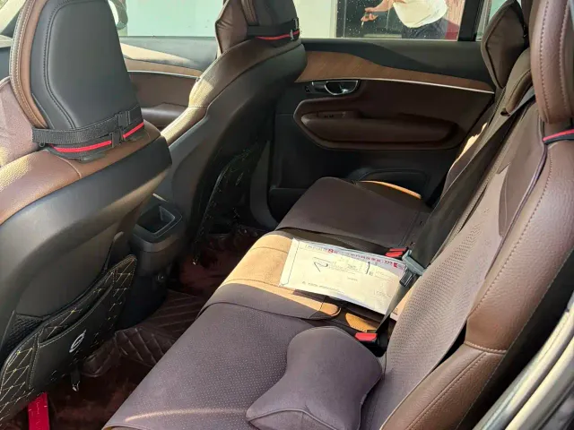 Volvo XC90 — Фото автомобиля 7