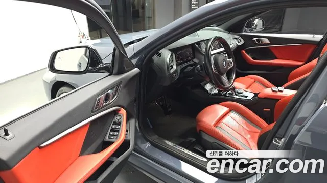 BMW 1 Series F40 — Фото автомобиля 15