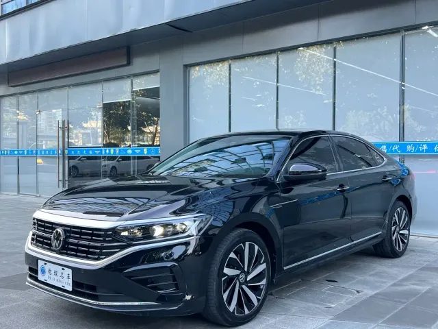 Volkswagen Passat — Фото автомобиля 2