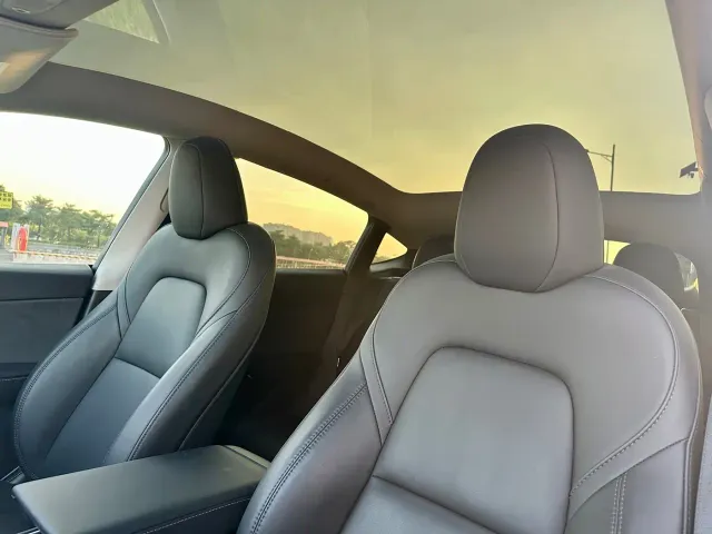 Tesla Model Y — Фото автомобиля 16