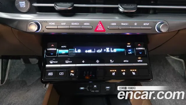 Hyundai Grandeur Grandeur (GN7) 2.5 Бензин 2WD — Фото автомобиля 19