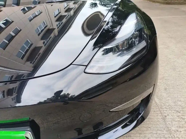 Tesla Model 3 — Фото автомобиля 23