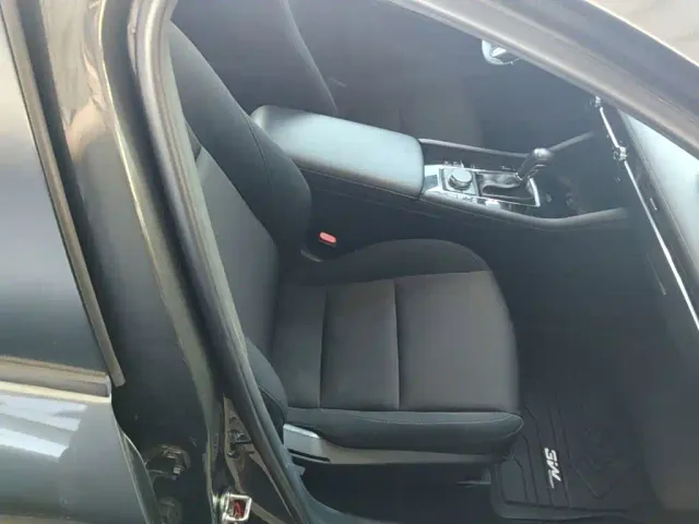 Mazda Axela — Фото автомобиля 24