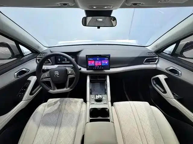 BYD Yuan UP — Фото автомобиля 9
