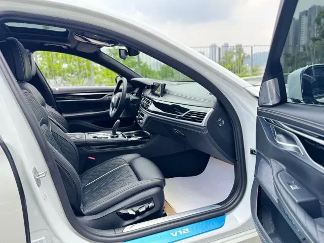 BMW 7 Series — Фото автомобиля 19