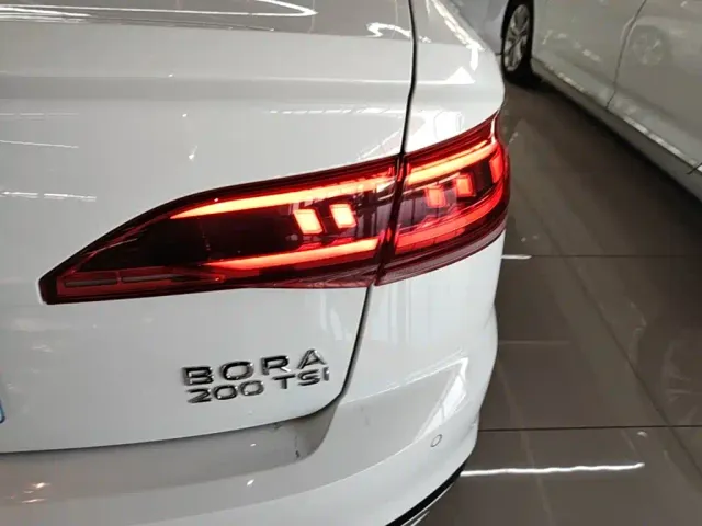 Volkswagen Bora — Фото автомобиля 7