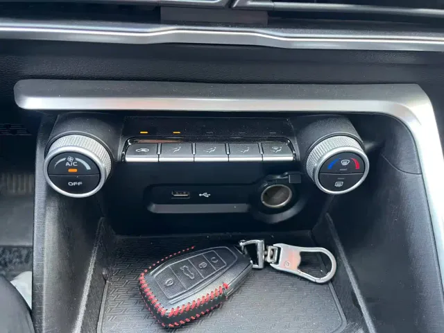 Geely Binyue — Фото автомобиля 17