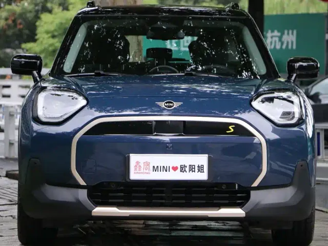 MINI Electric MINI ACEMAN — Фото автомобиля 2