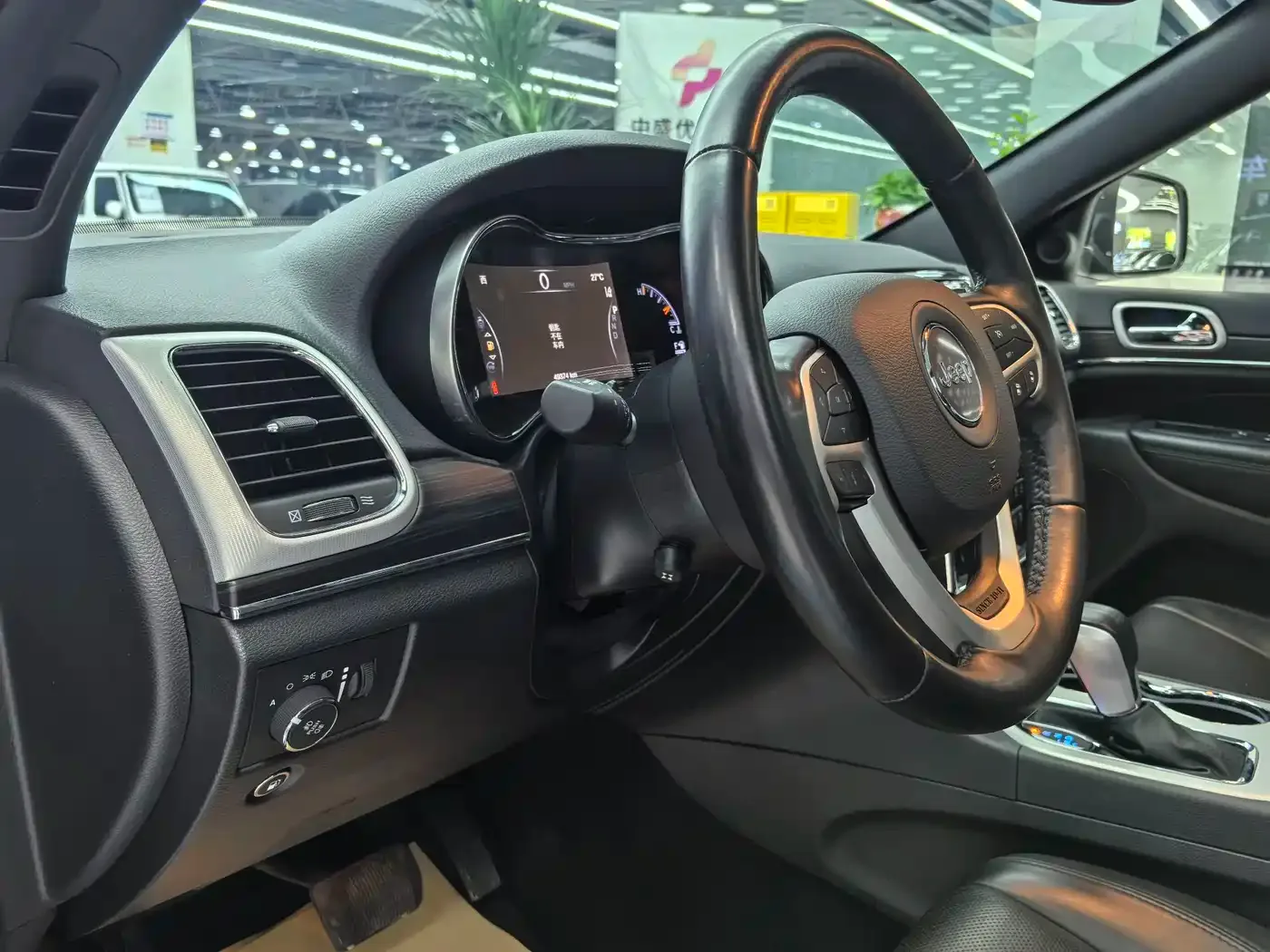 Jeep Grand Cherokee (Import) 2021 3.0L 80th Anniversary Edition — Фото автомобиля 7