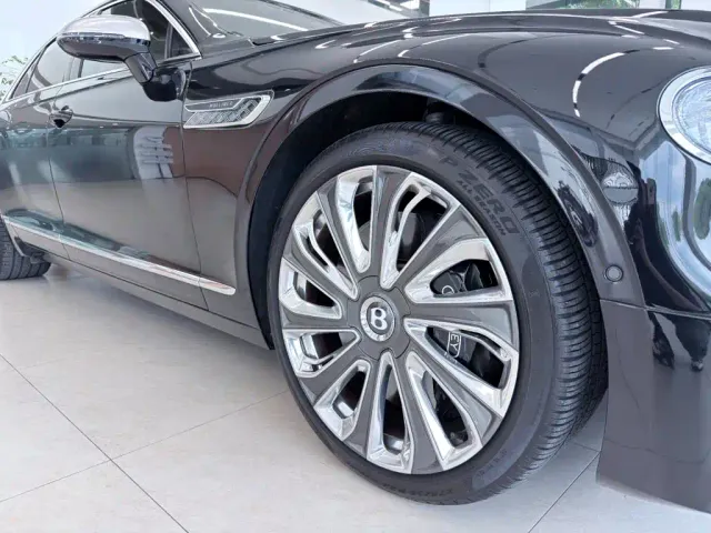 Bentley Flying Spur 2022 4.0T V8 Mulliner — Фото автомобиля 10