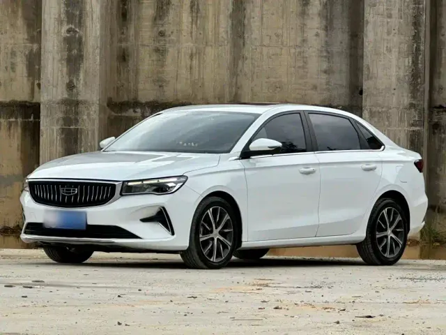 Geely Emgrand — Фото автомобиля 23