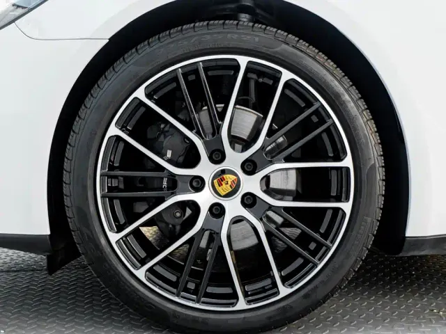 Porsche Panamera — Фото автомобиля 10