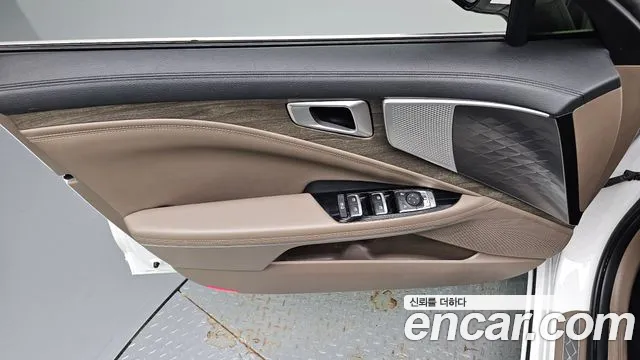 Kia K8 Hybrid — Фото автомобиля 13