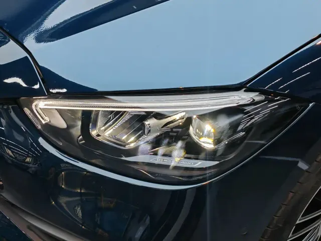 Mercedes-Benz C-Class — Фото автомобиля 3
