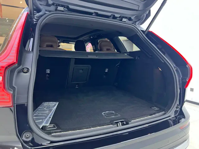 Volvo XC60 — Фото автомобиля 17