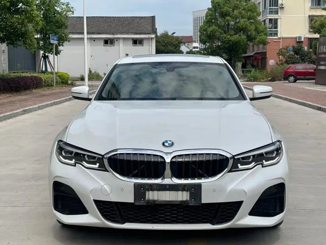 BMW 3 Series — Фото автомобиля 2