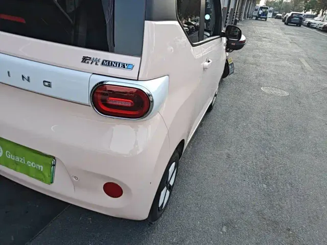 Wuling Hongguang Mini EV — Фото автомобиля 7