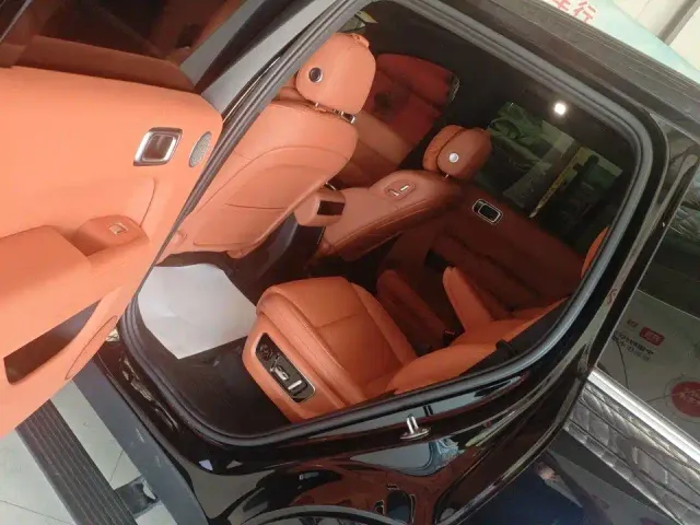 Li Auto L8 — Фото автомобиля 5