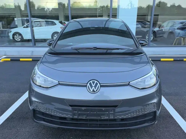 Volkswagen ID.3 — Фото автомобиля 2